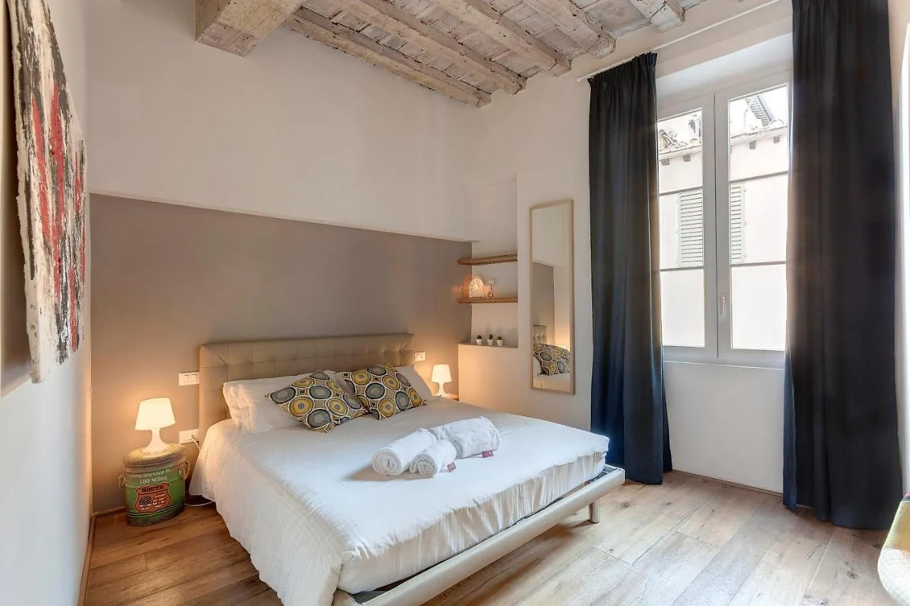 Boheme Apartment By Mamo Florence Italy